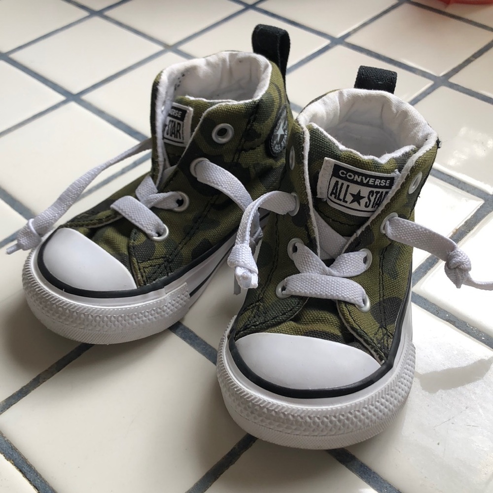 Camo toddler Converse- size 5